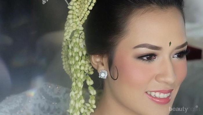 Tren Riasan Pengantin Kekinian, Natural dan Tidak 