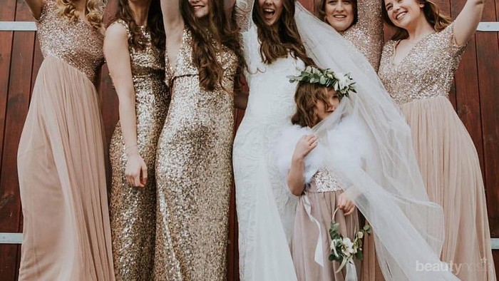 Inspirasi Model Pakaian Bridesmaid yang Super Stylish dan Kekinian