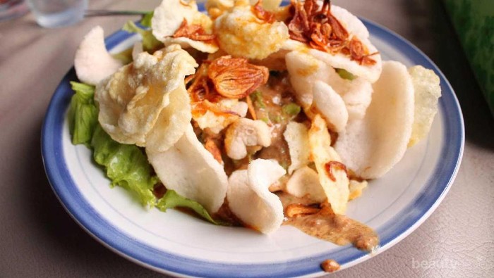 Rahasia Bumbu Kacang Nikmat Gado Gado Betawi, Contek Resepnya di Sini!
