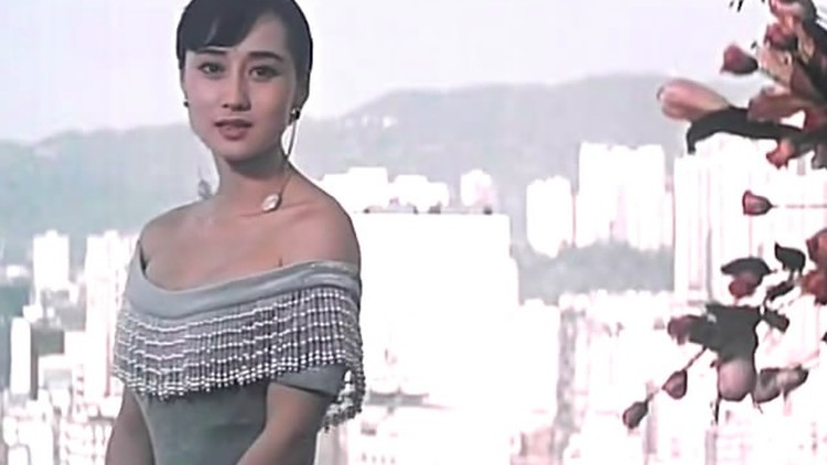 Selain pernah ikuti ajang ratu kecantikan, istri cantik Jet Li, Nina Li Chi sebelumnya pernah bermain film bersama Jackie Chan di Twin Dragons.