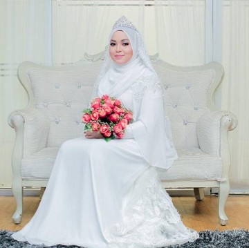 Anggun dan Tidak Berlebihan, Inspirasi Model Hijab Pengantin Syari Khusus Buatmu!