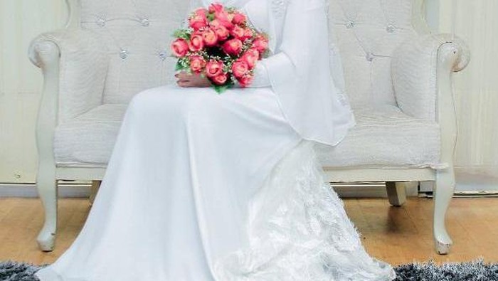 Anggun dan Tidak Berlebihan, Inspirasi Model Hijab Pengantin Syari Khusus Buatmu!