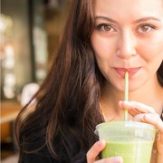 Buat Kulit Wajah Cerah, Alasan Mengapa Kita Perlu Detoks Tubuh