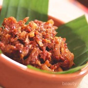 Tak Perlu ke Surabaya, Buat Sendiri Saja Sambal Bawang Bu Rudy di Rumah