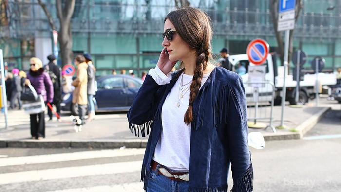 Style Tips: Jaket Detail Rumbai untuk Tampilan Western yang Retro Chic