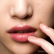 5 Rekomendasi Lipstik untuk Bibir Kering, Melembapkan dan Warnanya Cantik
