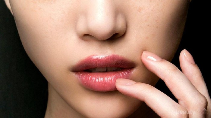 5 Rekomendasi Lipstik untuk Bibir Kering, Melembapkan dan Warnanya Cantik