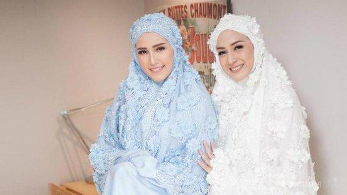 5 Jenis Bahan Mukena Terbaik yang Nyaman dan Gak Bikin Panas 5 Jenis Bahan Mukena Terbaik yang Nyaman dan Gak Bikin Panas