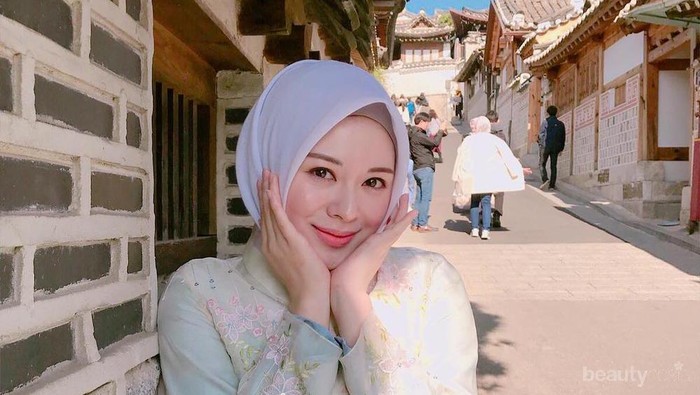 Wajah Tampak Awet Muda, 4 Hijab Influencer Ini Suka Gaya Makeup Korea