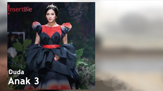 Pascatunangan dengan Bule Beranak Tiga, Dena Rachman Siap Menikah?