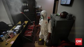 Dokter Tolak Ide Trump Suntikkan Disinfektan untuk Corona