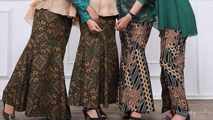 Klasik dan Elegan Inspirasi Model Rok Batik untuk Kondangan