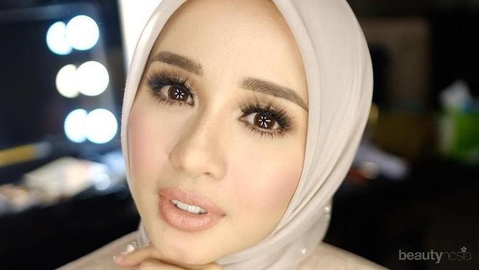 Tampil Cantik ala Laudya Cynthia Bella dengan Mix and Match Busana Warna Pastel