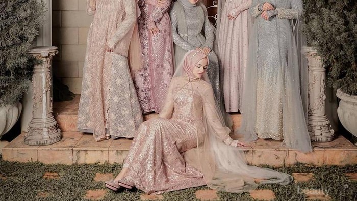 6 Gaun Pernikahan Rancangan Desainer Qonita Gholib Buatmu Bak Putri Kerajaan