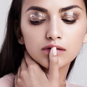 Gak Melulu Cetar, Ini Tips Memakai Eyeshadow Glitter Untuk Tampilan Makeup Minimalis