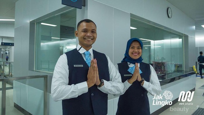Jangan Bikin Malu! Ini Etika Naik MRT yang Wajib Diterapkan Ladies