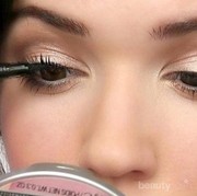 5 Rekomendasi Maskara Bening untuk Bulu Mata Lentik Natural