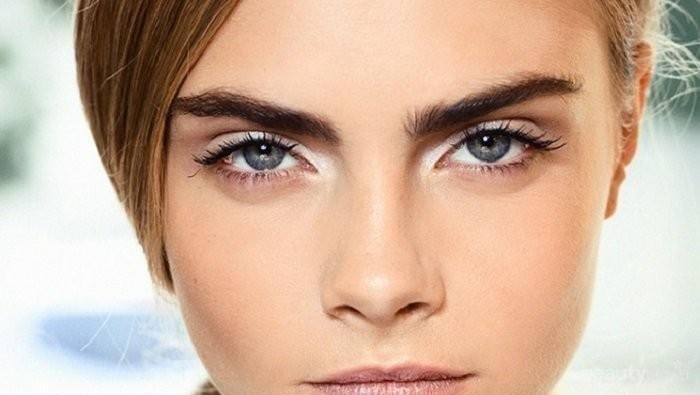 Riasan Mata Lebih Berbeda dengan Sentuhan Eyeliner Putih dari 5 Brand Lokal Ini