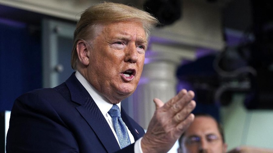 Video Donald Trump dikelilingi orang berdoa dengan memegang pundaknya viral. Penyebabnya, yang mendoakan menggunakan doa Islam.