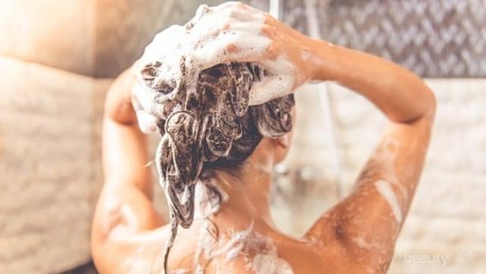 Mana yang Benar Memakai Kondisioner, Sebelum atau Sesudah Pakai Sampo?