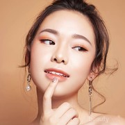 Ciptakan Efek Gradasi Cantik, Ini 7 Liptint Merk Lokal Tahan Lama dan Berkualitas