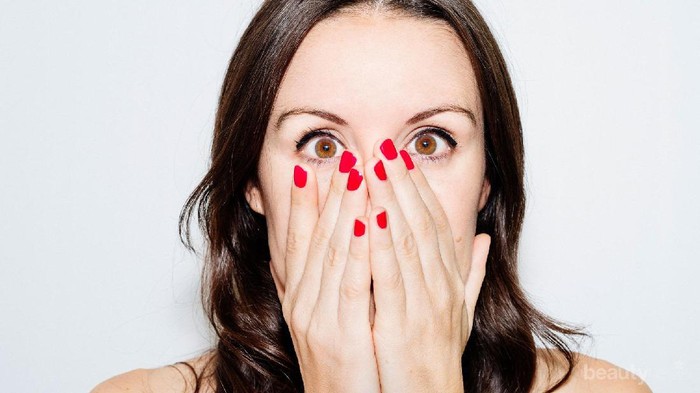 8 Cara Paling Realistis Cegah Bau Mulut, Menurut Dokter Gigi