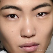 5 Trik Samarkan Keriput dengan Makeup, Tampak 10 Tahun Lebih Muda!