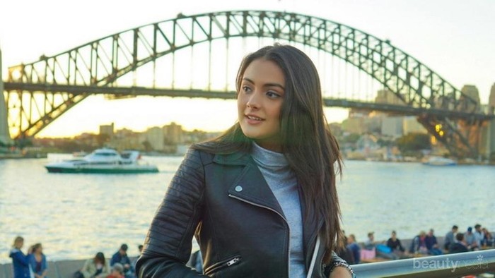 Cantik dan Stylish! Intip Beragam Style Fashion Amanda Rawless Saat  Liburan