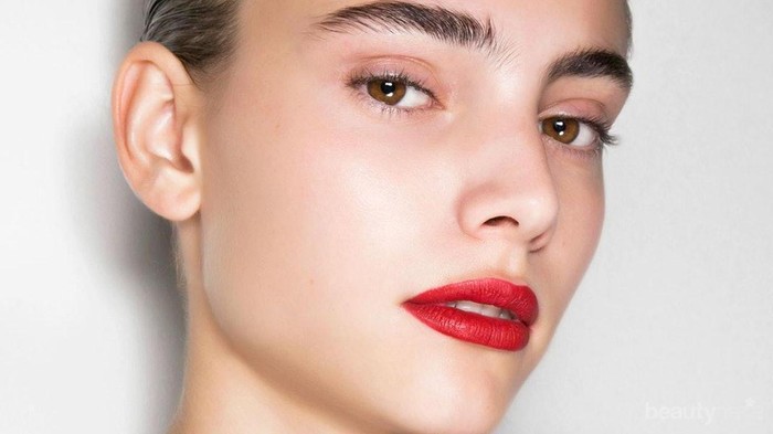 Punya Bibir Hitam Ini 5 Rekomendasi Warna Lipstik Yang Cocok Untukmu Semua Halaman Grid Id