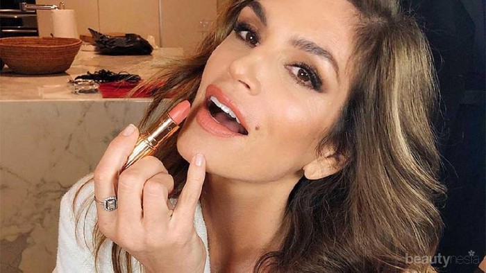 Makeup Anti-Aging untuk Wanita Usia 50-an Agar Tampak 10 Tahun Lebih Muda