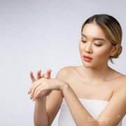 Dapatkan Kulit Tangan Selembut Kapas dengan 6 Hand Cream Korea Ini, Anti Lengket!