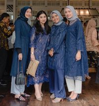 Kekinian Banget! Ini 5 Tips Simple Padu Padan Kebaya Dan Celana Untuk ...