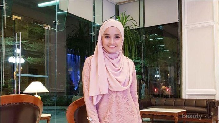 Ingin Tampil Beda Saat ke Pesta? Baju Kurung Modern Ini Ternyata Oke Banget untuk Kamu Pakai