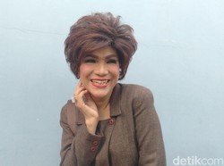 Dorce Gamalama Dimakamkan Secara Laki-laki Sesuai Keputusan Anak