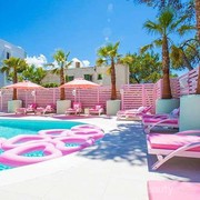 Sederet Hotel Paling Instagramble di Dunia, Ada yang Serba Pinky!