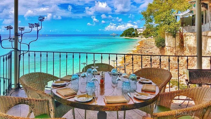 5 Restoran di Bali Dengan Spot Menenangkan, Bikin Kita Betah Berlama-lama di Sana!