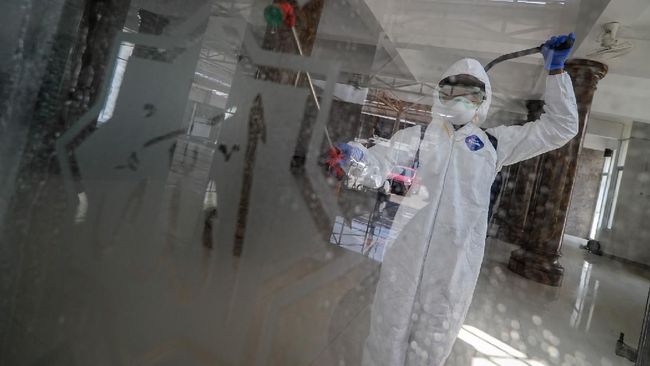 Keluhan Pedagang Pasar Kehilangan Omzet karena Virus Corona Para pedagang pasar mulai mengeluh karena omzet mereka anjlok sejak virus corona merebak di Indonesia.