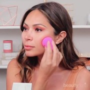 6 Kesalahan Saat Menggunakan 'Beauty Blender' yang Dapat Merusak Makeup