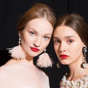 Buat Wajah Fresh, 4 Pilihan Warna Lipstik untuk si Kulit Pucat