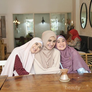 img-title 5 Rekomendasi Online Shop Jilbab Syar i untuk Tampil Modis dan Anggun