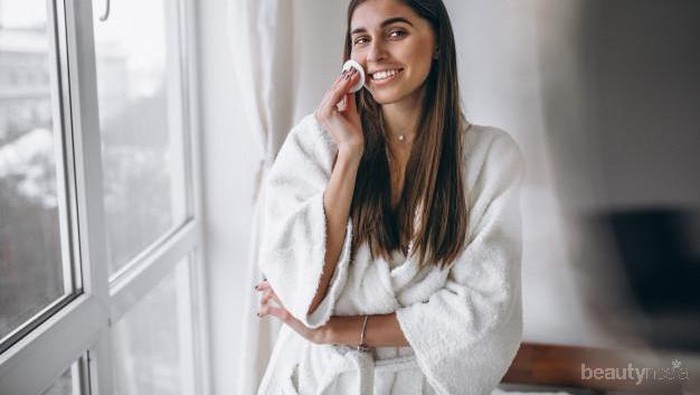 Begini Cara Menghapus Makeup Tanpa Menggunakan Tisu Pembersih