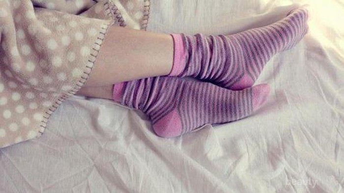 [FORUM] Pakai kaus kaki apakah termasuk menutup aurat?