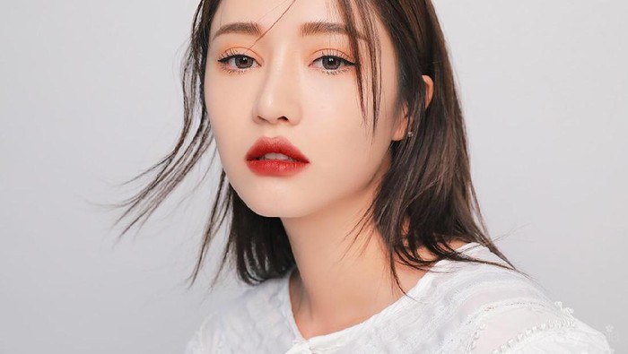 Begini Cara Mengatasi Wajah Bulat Ketika Menggunakan Blush On