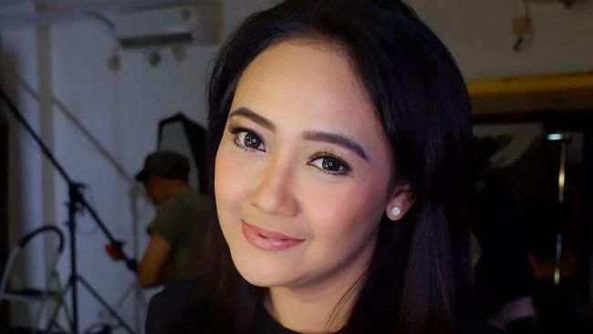 Ayah Artis Rheina Ipeh Meninggal Dunia