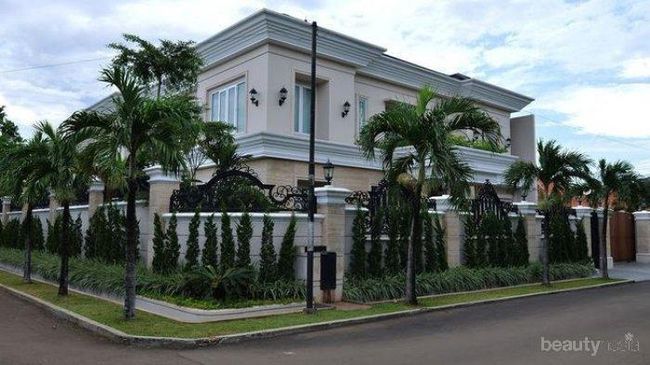 Mengintip Deretan Rumah Mewah Artis Indonesia  Ada yang 