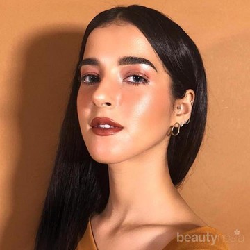 img-title Mau Jadi Beauty Vlogger? Ketahui Dulu 15 Istilah Ini dalam Makeup