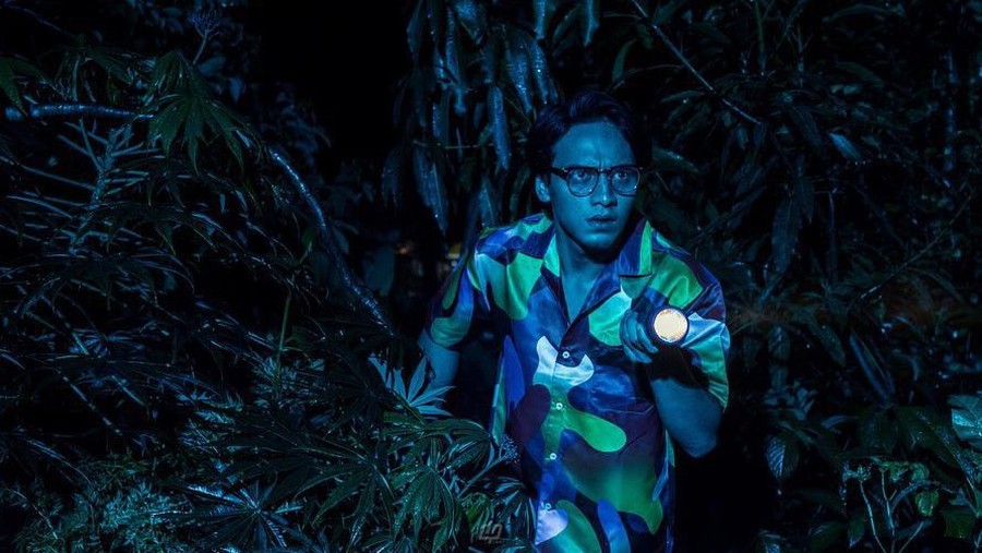 Jefri Nichol jadi model di video musik band The Panturas yang berjudul Queen of The South.