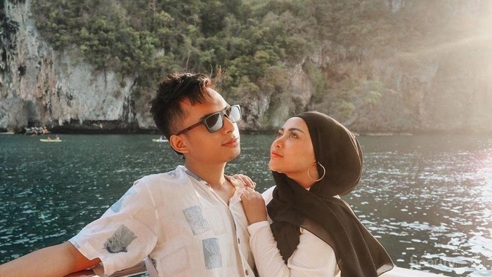 FOTO: 10 Potret Romantis Influencer Rachel Vennya dan Niko Al-Hakim, Bikin Iri!