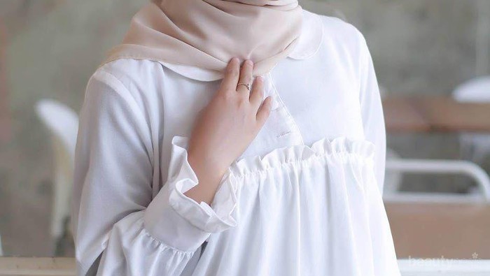 [FORUM] Kalian lebih suka mengunakan kerudung segi empat atau pashmina ladies?
