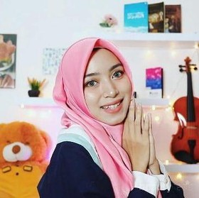 Tutorial Pashmina untuk Wajah Bulat ala Youtuber NiasiscaWRD